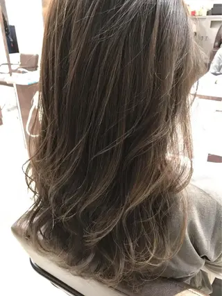 カラー ○HITOMI ○のヘアスタイル