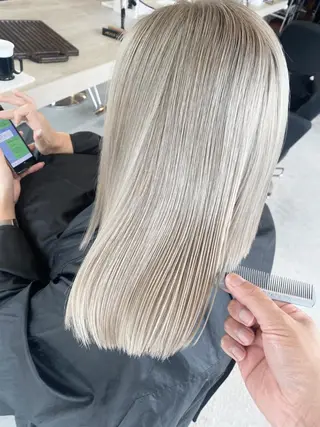 ミディアム カラー パーマ ヘアアレンジ ネイル マツエク・マツパ アイブロウ 井上 一平のヘアスタイル