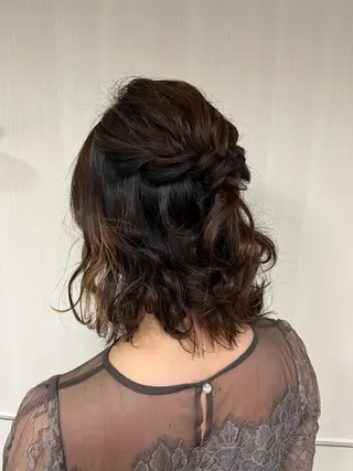 ミディアム ヘアアレンジ ウスイマイコ カット/ケアカラーのヘアスタイル