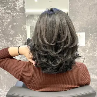 ミディアム アンドウ ユウ/ レイヤーカット/韓国のヘアスタイル