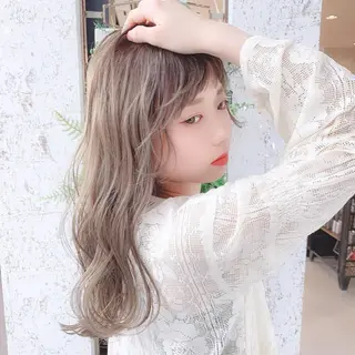 ロング カラー ヤナ マネージャーのヘアスタイル