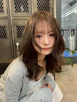 ミディアム bebeko kaedeのヘアスタイル