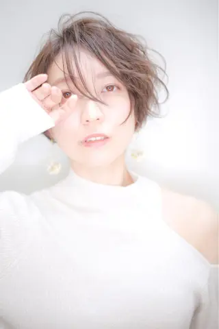 ショート カラー 伊藤 裕貴のヘアスタイル