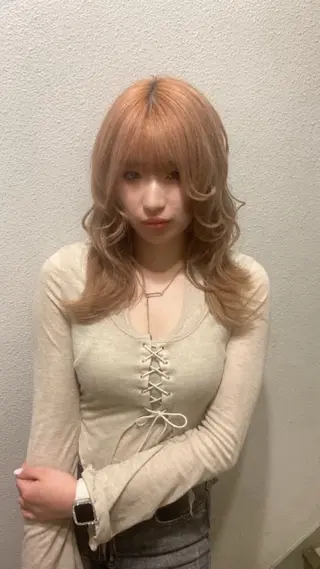 セミロング カラー ヘアアレンジ girlyハイトーン /airi🍓🎀のヘアスタイル