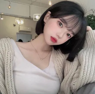 ミディアム L'EANE THE TOKYO所属・カット無料｜ 青山 ｜髪質改善のヘアスタイル