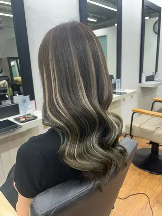 カラー 香野 優子のヘアスタイル