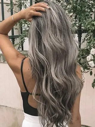 ロング カラー Device ディバイスのヘアスタイル