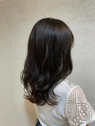 セミロング カラー ueki ayaneのヘアスタイル