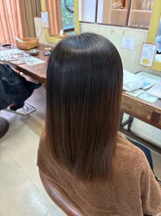 関 明日花のヘアスタイル