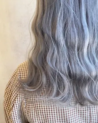 ミディアム カラー ツキノキ ミナのヘアスタイル