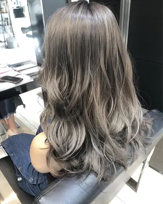 ロング カラー 女性リピ90%🍨 🩷佐藤みずきのヘアスタイル