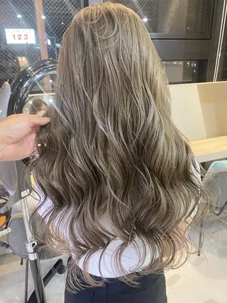 ロング カラー ネイル マツエク・マツパ アイブロウ 井上 一平のヘアスタイル