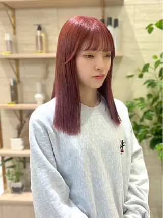 ミディアム ANNA ／艶髪／ハイトーンのヘアスタイル