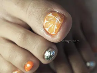 addition スタッフのネイルデザイン