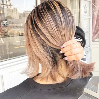 ミディアム カラー ヘアアレンジ Mariana/ 鶴原-ハイライトのヘアスタイル