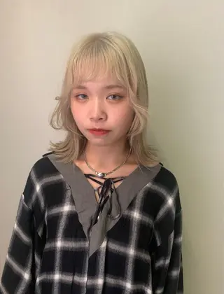 ミディアム カラー ヘアアレンジ スパイラルパーマ 🌐hina⭐️のヘアスタイル