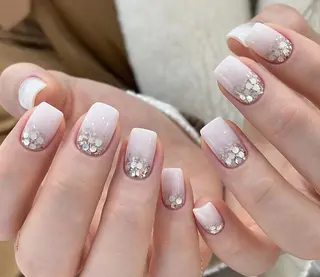 ネイル Pure&Rich Nailのネイルデザイン