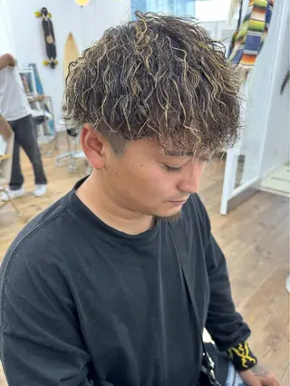 ショート カラー パーマ メンズ メンズ特化サロン ユウヘイのヘアスタイル
