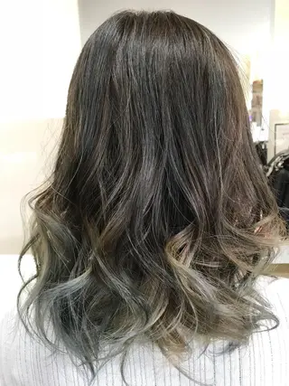 ロング カラー 関口 友行のヘアスタイル