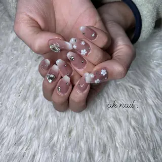 ミディアム ネイル ak nail .のネイルデザイン