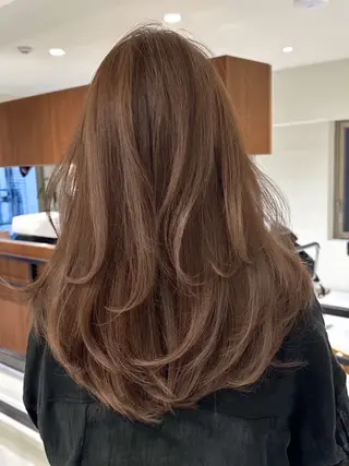 ミディアム 市毛 結菜のヘアスタイル