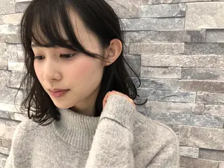 ミディアム graxi'    グラシー所属・ブリーチ/ハイトーン SERINAのヘアスタイル