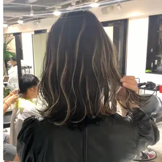 セミロング 神戸でブリーチなら puty/レイヤーのヘアスタイル