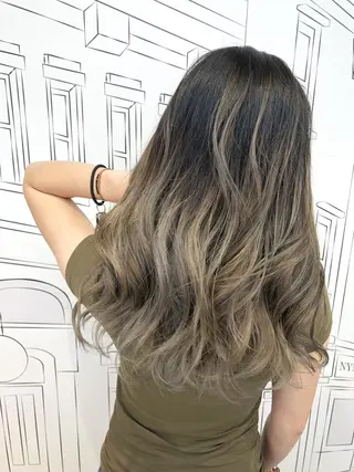 セミロング カラー レイヤー⭐️カラー ⭐️平川雅史のヘアスタイル