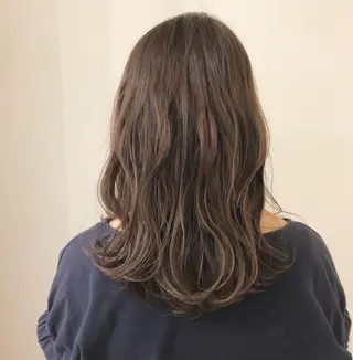 カラー 鈴木 奈波のヘアスタイル