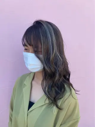 ロング カラー 個性派/ハイトーン ✨✨　稲吉菜々美のヘアスタイル