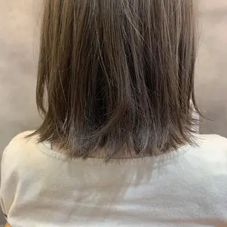 ミディアム CHIC 岩下真衣のヘアスタイル