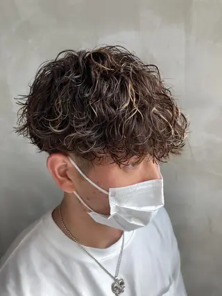 ショート カラー パーマ メンズ fifth JINGUMAE所属・波巻きスパイラルパー マ/シャドウパーマ駿のヘアスタイル