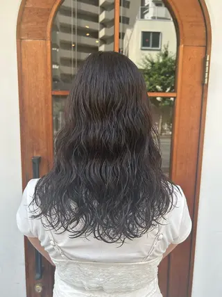 セミロング パーマ あずま みゆのヘアスタイル