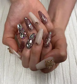 ネイル 【やり放題専門店】 スカルプ&長さ出しのネイルデザイン