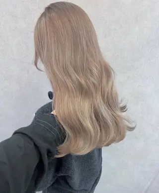 ロング カラー VEGA所属・VEGA日並 樹里のヘアスタイル