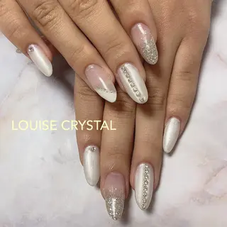 ネイル LOUISE CRYSTALのネイルデザイン