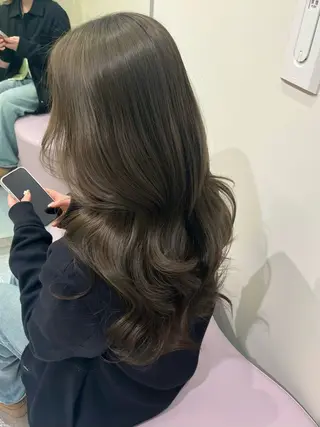 ロング Xena ria 衣織/ブリーチカラーのヘアスタイル