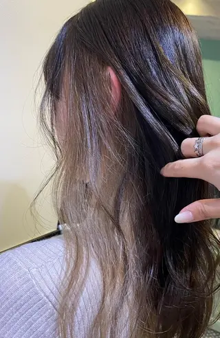 ロング カラー ＦＵＮＩＣ ファニックのヘアスタイル