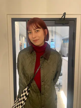 ミディアム カラー 渋谷 留菜のヘアスタイル