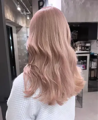 ロング PELE WAKAのヘアスタイル