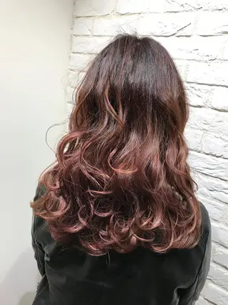 ロング カラー UMEDA FIGAROのヘアスタイル