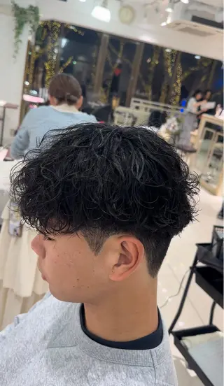メンズ SALOWIN渋谷caldo店B1所属・岐津公太 メンズ縮毛矯正のプロのヘアスタイル