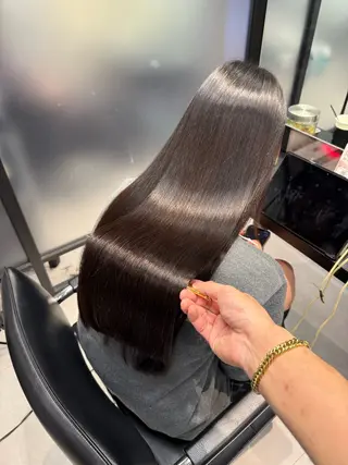 ロング SALOWIN心斎橋Suite店所属・洗っても取れない 髪質改善|OJIROのヘアスタイル