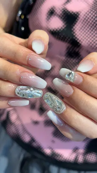 ネイル 🎀韓国レイヤー特化 🎀ベージュ/ミクのヘアスタイル