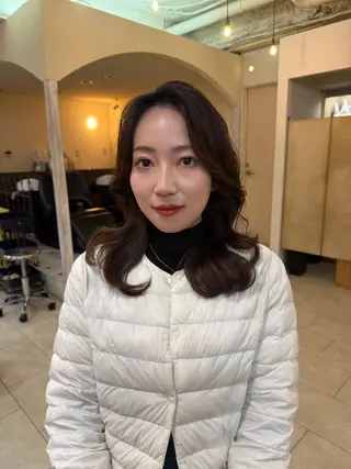 ロング Maho/海外 レイヤー/ハイトーンのヘアスタイル