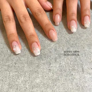 ネイル BONHEUR Annaのネイルデザイン