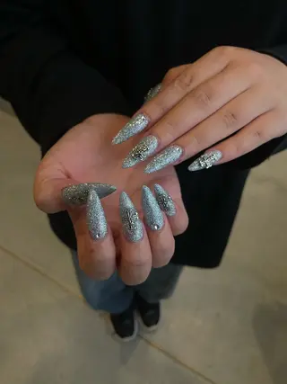 ネイル EARTH笛吹店所属・EARTH笛吹店 ハルナのネイルデザイン