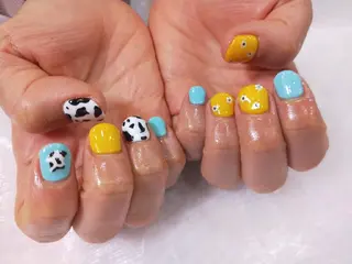 ネイル R'well所属・はばすみれ🎀ﾈｲﾙ 光ﾌｪｲｼｬﾙ ﾍｱのネイルデザイン