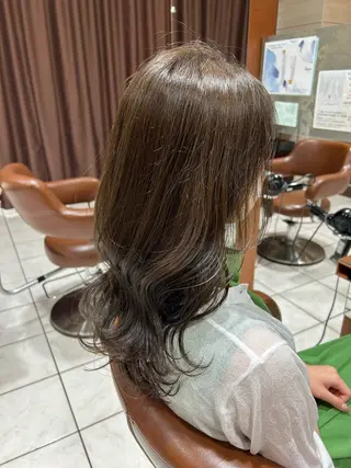 ロング カラー 仲宗根 美鈴のヘアスタイル