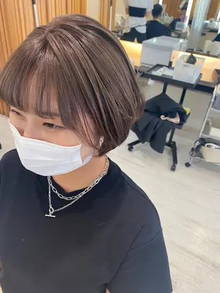 ショート ベージュ/インナー カラー🤍Rieのヘアスタイル